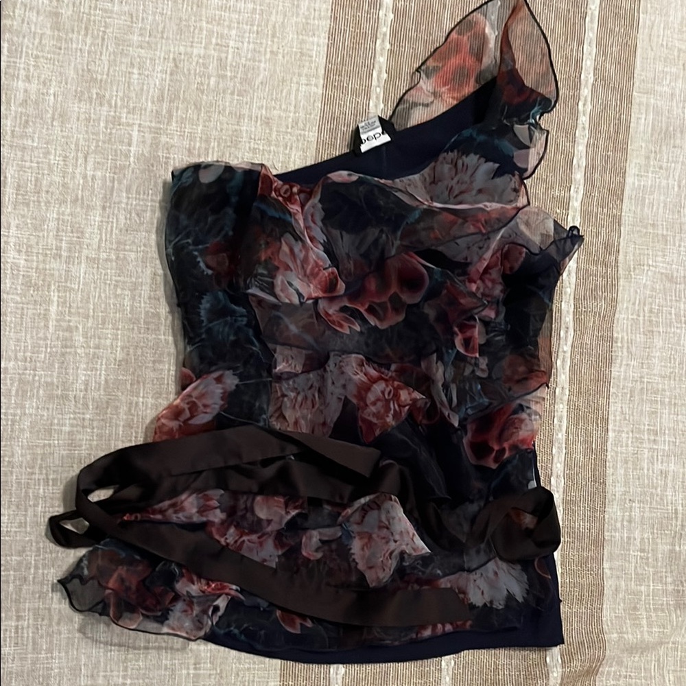 bebe Floral Ruffle Top - Black and Pink